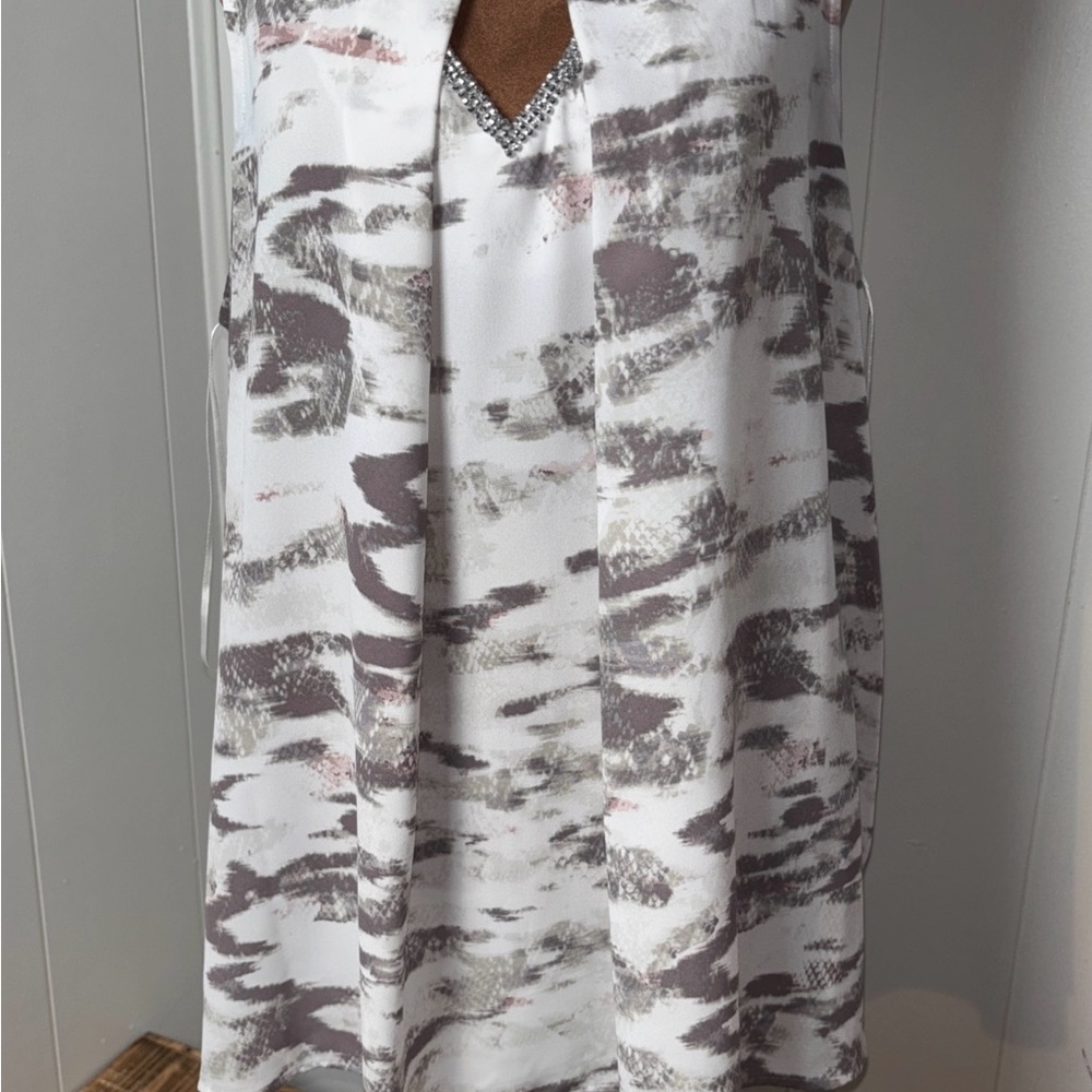 Juicy Couture white/Gray‎ snake print rhinestone flowing front XL